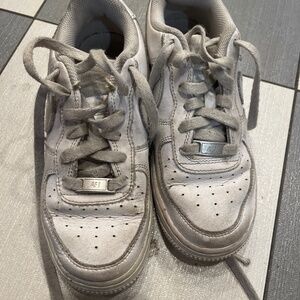 Nike Air Force girl sneaker